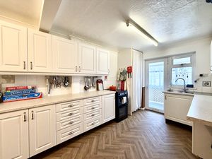 Kitchen Breakfast- click for photo gallery
